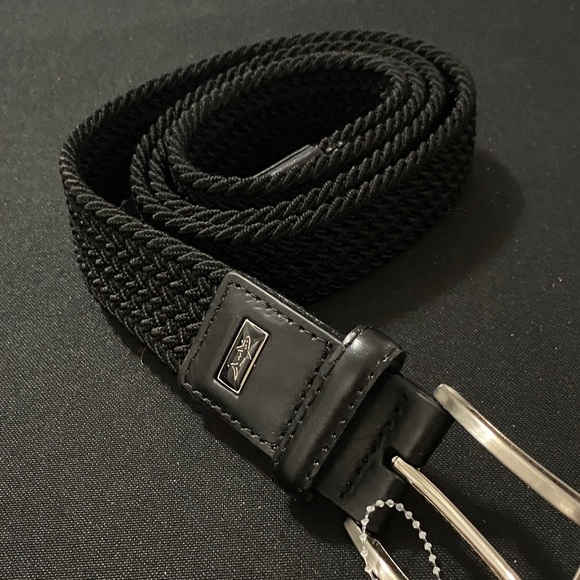 GREG NORMAN(?) MENS BLACK WEB BELT SIZE 40 SILVER BUCKLE LEATHER TABS CLEAN - Picture 1 of 8